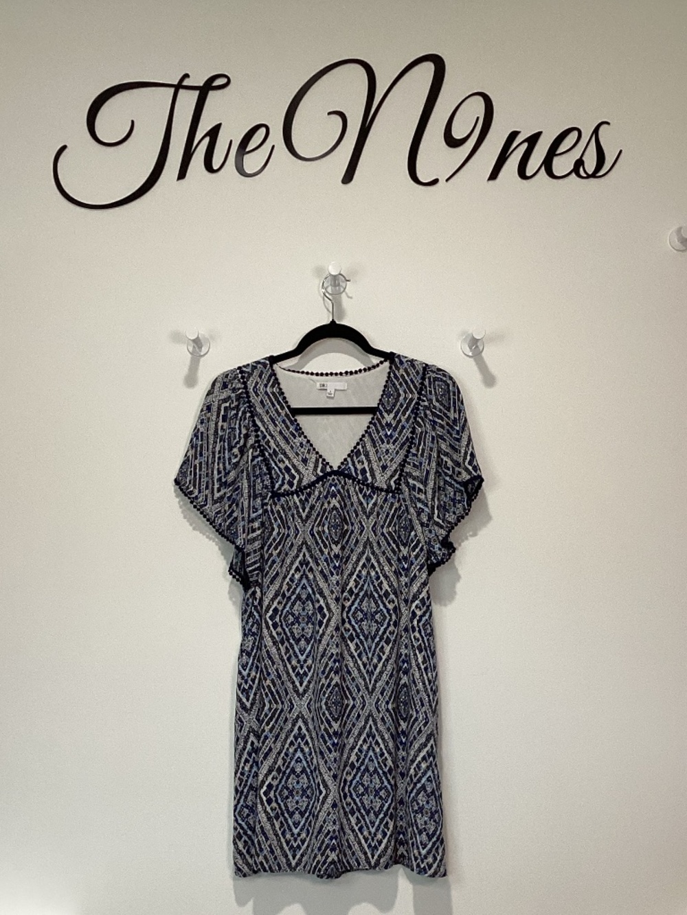 DR2 Blue Flutter Sleeve Knee Length Dress with Crochet detail EUC Small